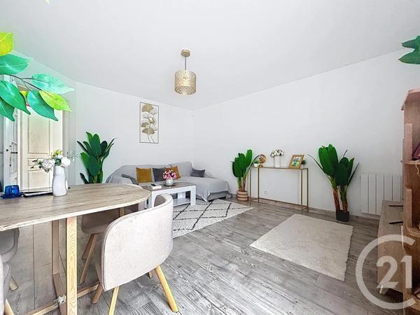 Appartement F3 à vendre  3 pièces - 62,44 m 2   MELUN  - 77
