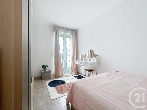 Appartement F3 à vendre  3 pièces - 62,44 m 2   MELUN  - 77