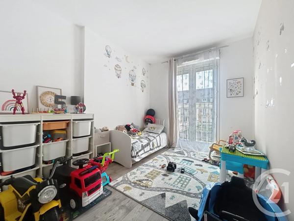 Appartement F3 à vendre  3 pièces - 62,44 m 2   MELUN  - 77