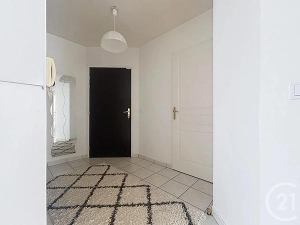 Appartement F3 à vendre  3 pièces - 62,44 m 2   MELUN  - 77