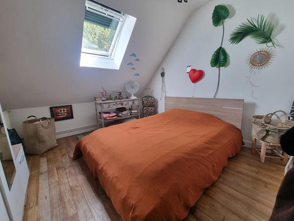 Immeuble comprenant un local d'activité et un appartement refait à neuf