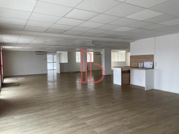 Bureau de 273 m² à louer à Bordeaux Chartrons
