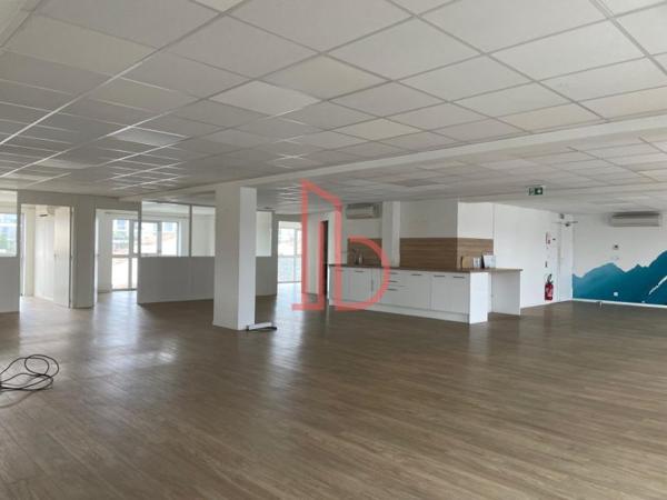 Bureau de 273 m² à louer à Bordeaux Chartrons