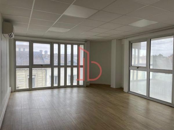 Bureau de 273 m² à louer à Bordeaux Chartrons