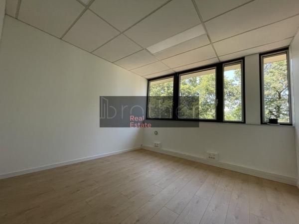 Bureau de 170 m² à louer à Bordeaux Lac - Bruges