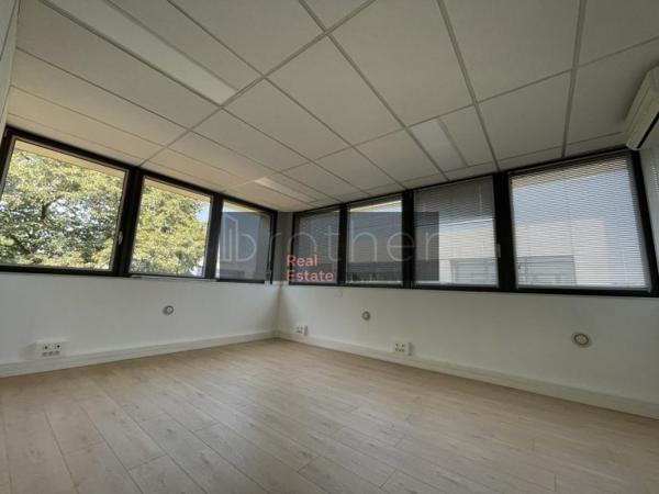 Bureau de 170 m² à louer à Bordeaux Lac - Bruges