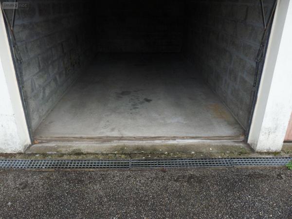 Garage fermé à louer à Lillebonne en Seine-Maritime (76170), ref : SC/464   
Fauquet-Lemaitre