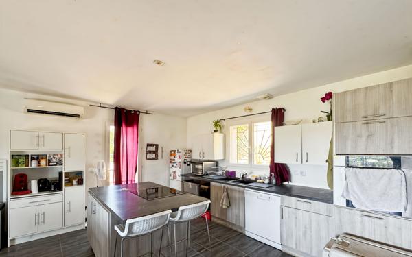 Maison à vendre    4 pièces •  La Crau