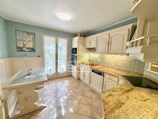 MAISON 8 PIÈCES 140 M² NAINVILLE LES ROCHES, GRAND JARDIN ET ESPACE POUR TOUTE LA FAMILLE