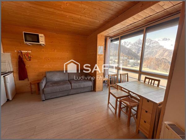 STUDIO centre station