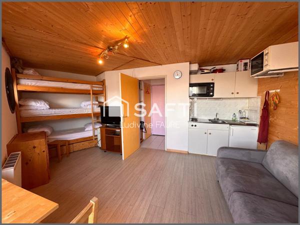 STUDIO centre station