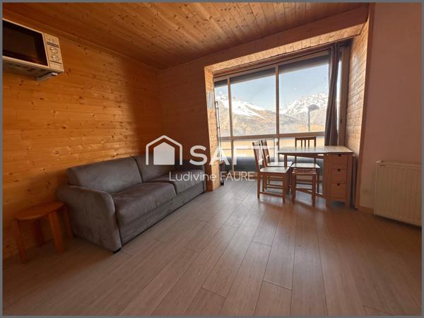 STUDIO centre station