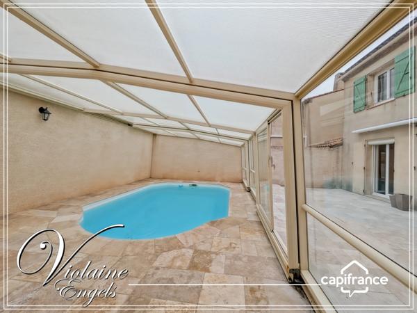 Maison avec piscine couverte et garage – Narbonne secteur résidentiel