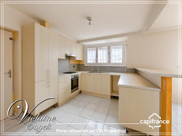 Maison avec piscine couverte et garage – Narbonne secteur résidentiel