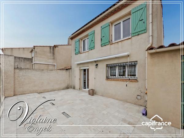 Maison avec piscine couverte et garage – Narbonne secteur résidentiel