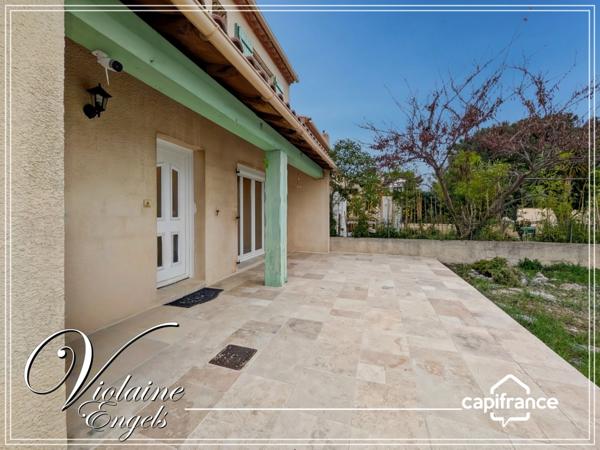 Maison avec piscine couverte et garage – Narbonne secteur résidentiel