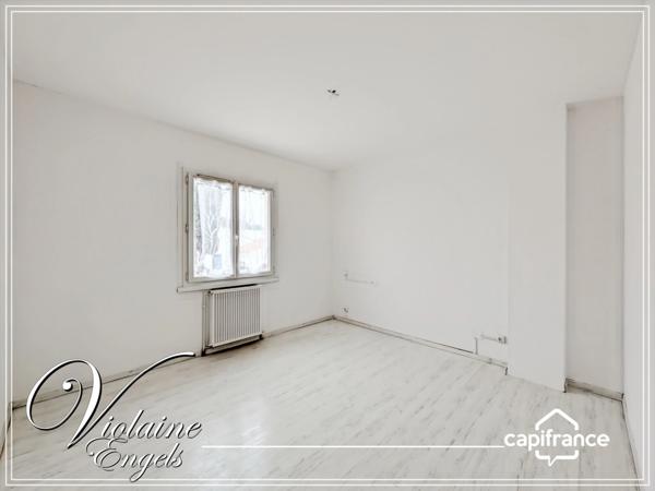 Maison avec piscine couverte et garage – Narbonne secteur résidentiel