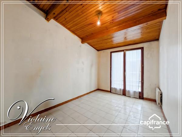 Maison avec piscine couverte et garage – Narbonne secteur résidentiel