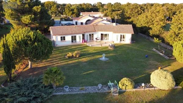 Achat - Maison Pornic 44210 8 pièces 213 m 2 13420 m 2