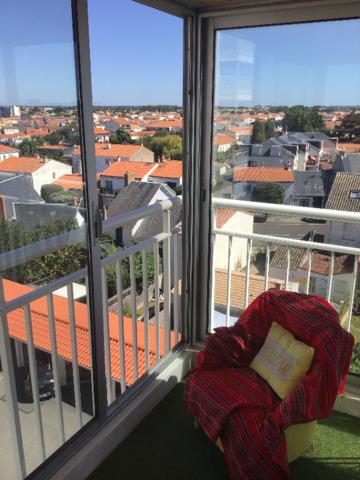 Appartement Les Sables D Olonne 2 pièce(s) 38.27 m2 A LOUER EN MEUBLE OU VIDE A L ANNEE
