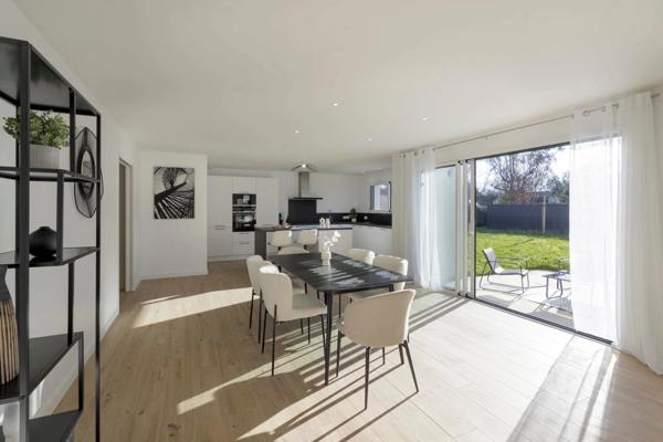 MAISON CONTEMPORAINE - 155 m² - SURZUR