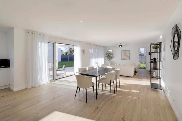 MAISON CONTEMPORAINE - 155 m² - SURZUR