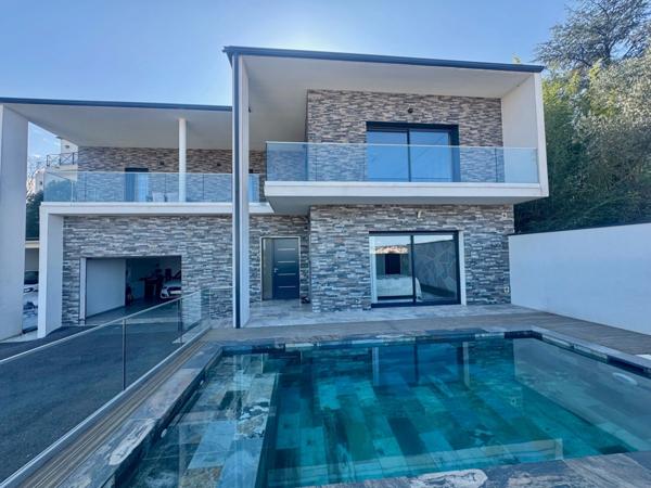 Maison à vendre 7 pièces ALES (30)