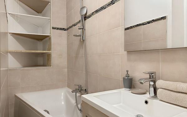 Appartement à louer    3 pièces • 52,31 m2 Paris 16