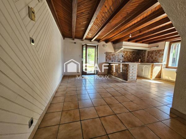 Petite maison cosy avec petit extérieur