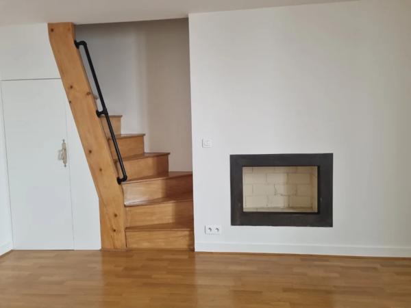 APPARTEMENT T3 A LOUER - LYON 2EME ARRONDISSEMENT Bellecour-Sala 65.03 m 2 1 250 € charges comprises par mois