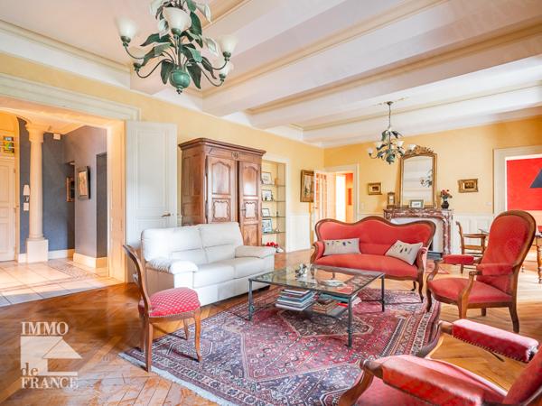 Appartement Bourg En Bresse 9 pièce(s) 224 m2