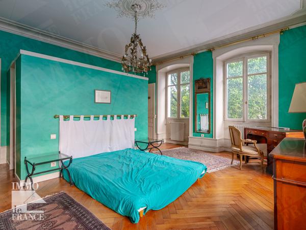 Appartement Bourg En Bresse 9 pièce(s) 224 m2