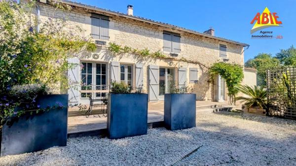 Maison  7 pièce(s)  4 chambre(s)  284 m²