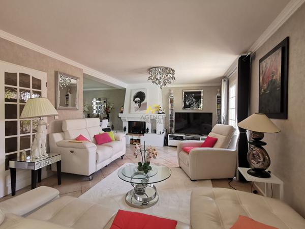 Maison Rare sur le marché €625 000 ** - Référence 1307