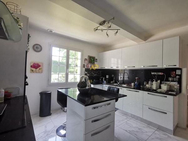 Maison Rare sur le marché €625 000 ** - Référence 1307