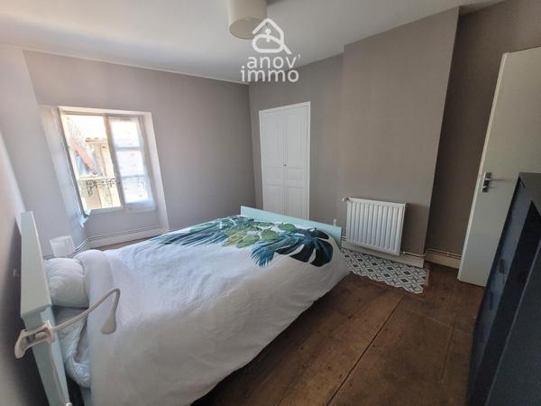 Maison
                                                                                                                                                                                                                                                                                                                        6 pièce(s)                                                                                                                                                                                                          4 chambre(s)                                                                                                                                                                                                          131  m²