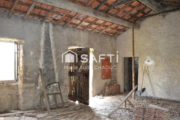 Mazet 90 m2 sur plus de 8 hectares attenants avec puit