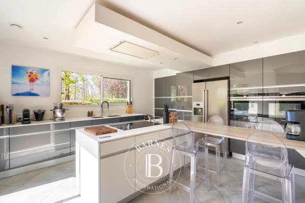 La Celle-Saint-Cloud, Maison 4 Chambres -  320 m² à vendre