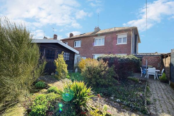 Maison GMF semi-mitoyenne, 3 chambres, stationnement, garage, terrasse, jardin clos, dans un environnement de qualité !