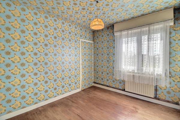 Maison GMF semi-mitoyenne, 3 chambres, stationnement, garage, terrasse, jardin clos, dans un environnement de qualité !