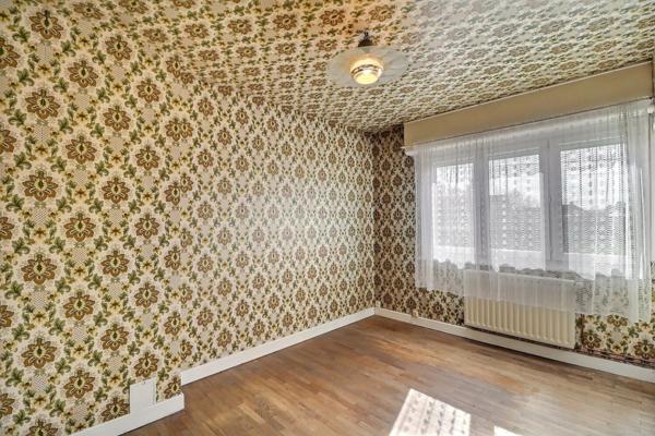 Maison GMF semi-mitoyenne, 3 chambres, stationnement, garage, terrasse, jardin clos, dans un environnement de qualité !