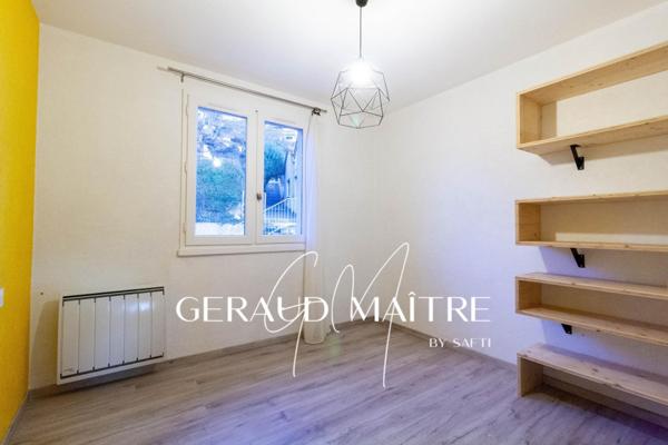 Apt 3 chambres, séjour avec cheminée, balcon vue viaduc, garage