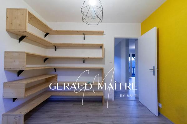 Apt 3 chambres, séjour avec cheminée, balcon vue viaduc, garage