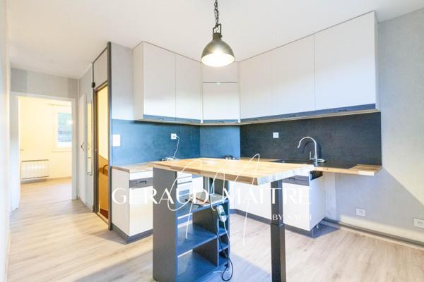 Apt 3 chambres, séjour avec cheminée, balcon vue viaduc, garage