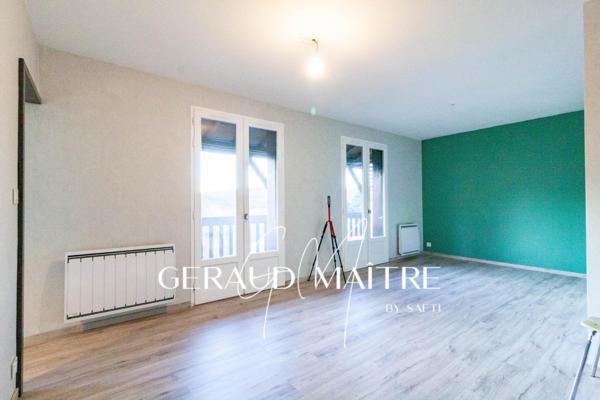 Apt 3 chambres, séjour avec cheminée, balcon vue viaduc, garage