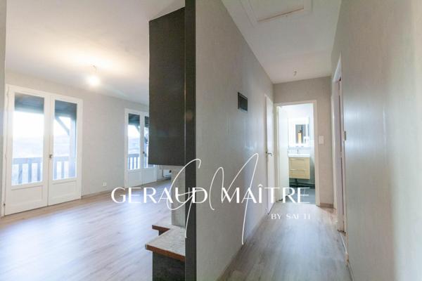 Apt 3 chambres, séjour avec cheminée, balcon vue viaduc, garage