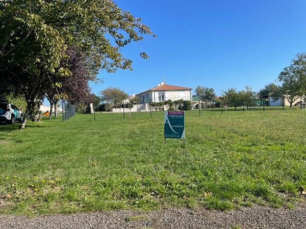 Terrain Vouille Les Marais 410 m2