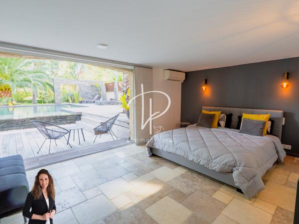 Rognac (13340) VILLA 8 pièces - 291 m2 - Piscine - Garage double