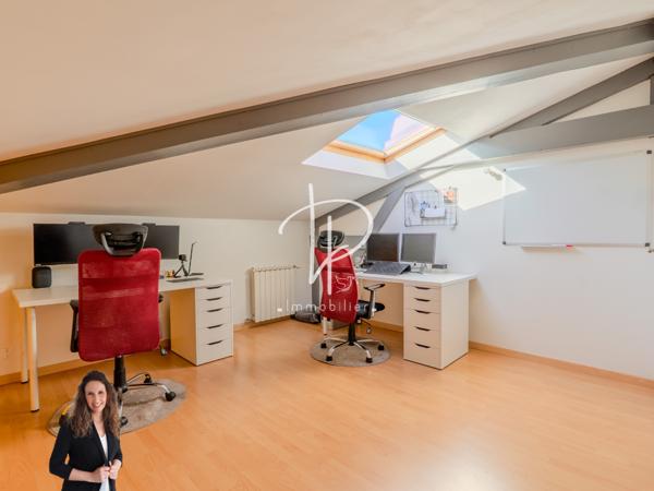 Rognac (13340) VILLA 8 pièces - 291 m2 - Piscine - Garage double