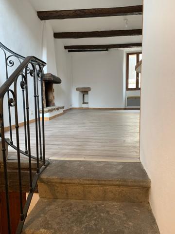 appartement rénové 3 chambres avec terrasse